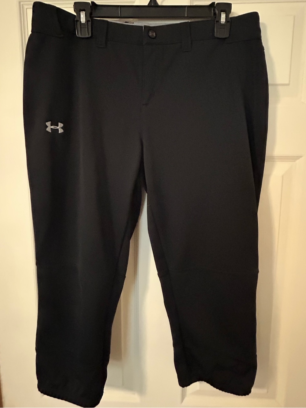 Under Armour Women’s Black Performance Softball Knickers Pants L